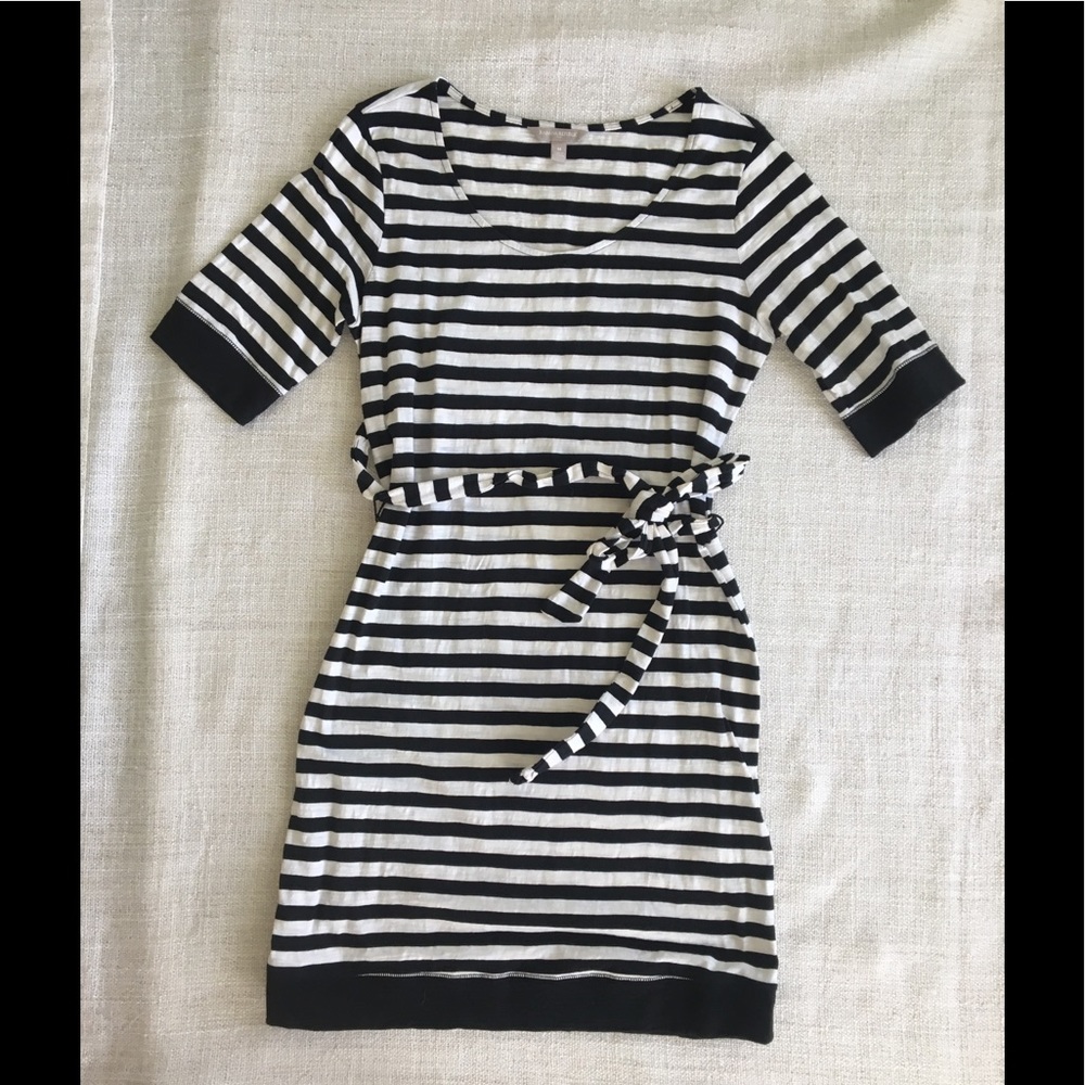 EEUC Banana Republic black & white knit dr…